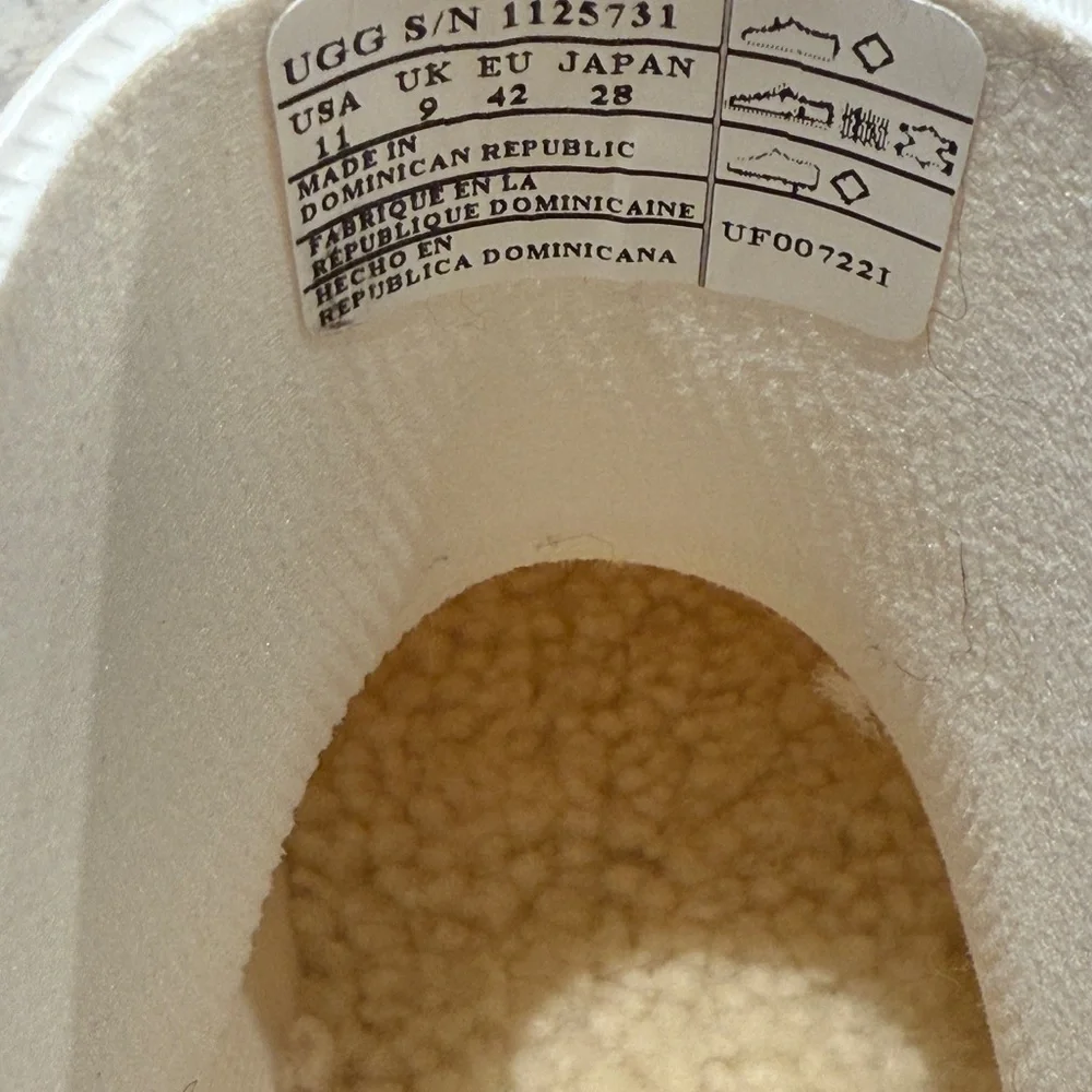 UGG Drizlita Sheepskin Rainboot White Size 11 Like New - Picture 9 of 10